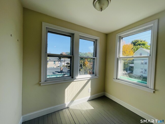 Building Photo - 194 Washington Ave