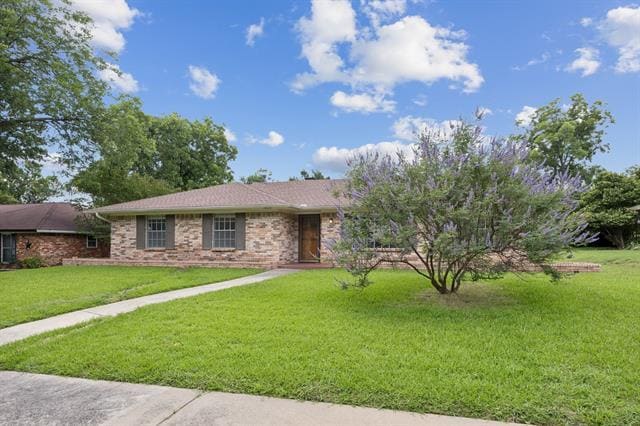 Building Photo - 1800 Midcrest Dr