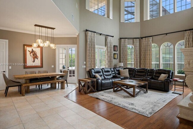 Building Photo - 2357 Alaqua Dr