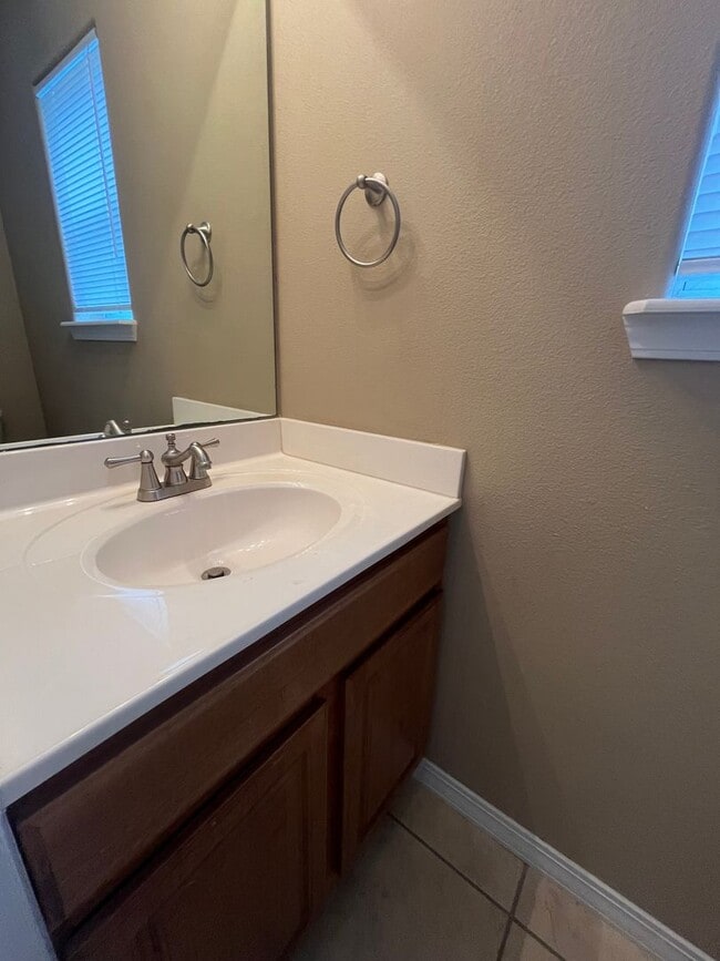 Building Photo - COMING SOON 3 Bedrooms 3 Bathrooms AND A 3...