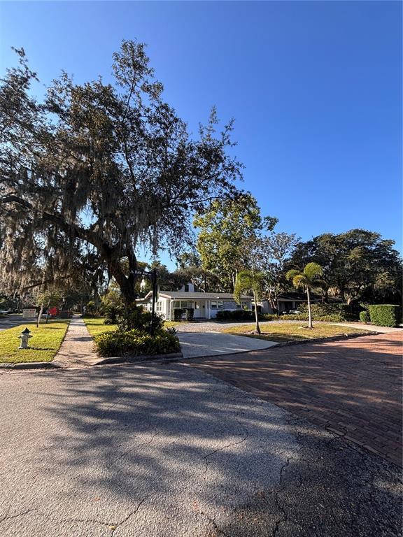 Primary Photo - 1690 Dale Ave