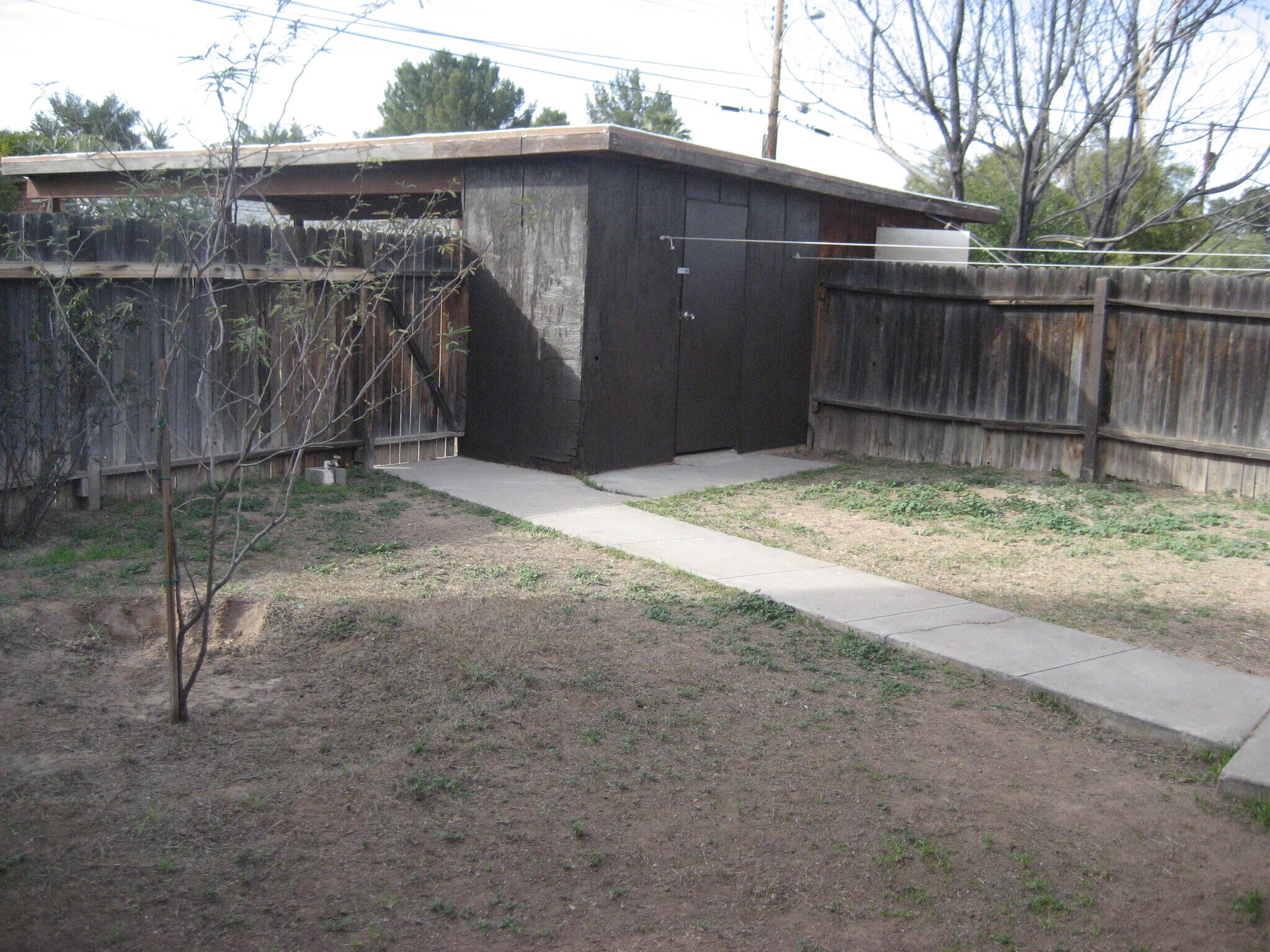 Building Photo - 3779 N Tuttle Ave