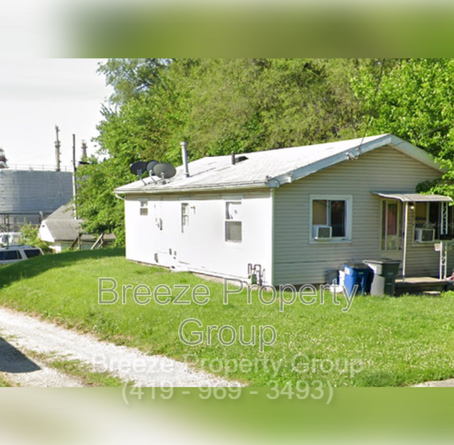 Building Photo - 2074 Price St