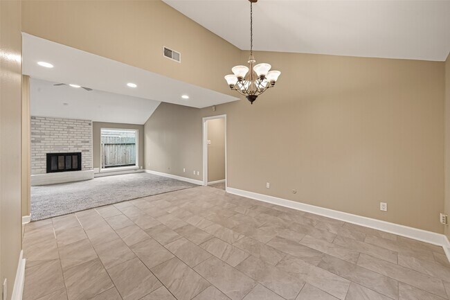 Building Photo - 11923 Briar Forest Dr