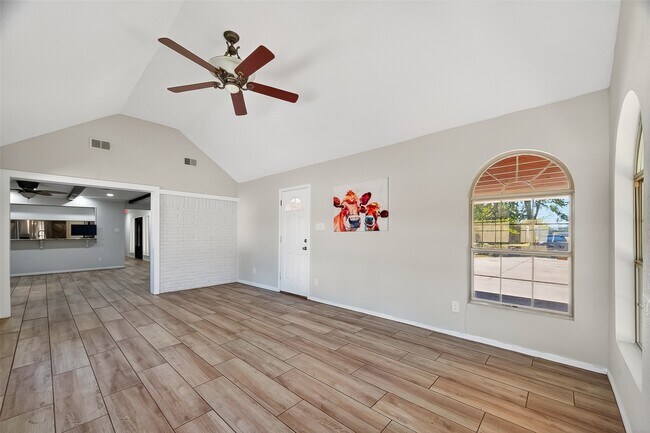 Building Photo - 1810 Indian Shores Rd