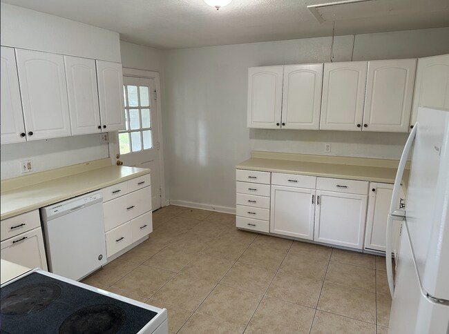 Building Photo - Winter Park Corner Lot