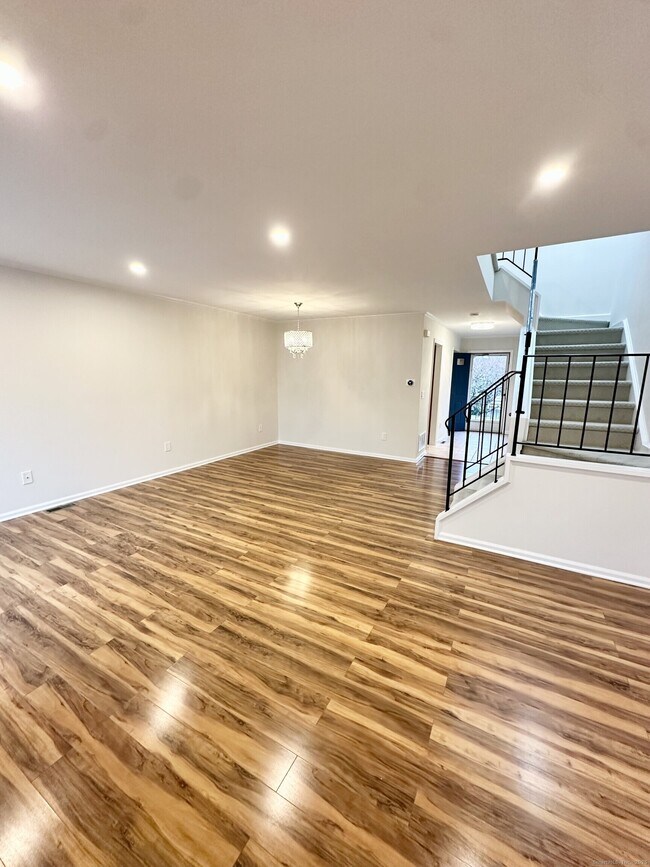 Building Photo - 26 Fawn Ridge Ln