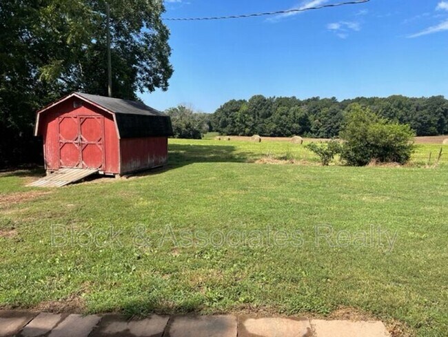 Building Photo - 1452 Cox Brothers Rd