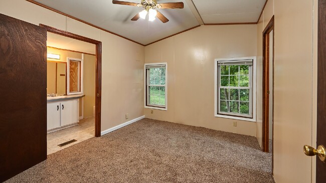 Building Photo - Coming Soon: 3BR, 2BA house in Greenbrier ...