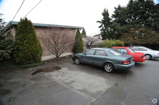 Building Photo - 3512 NE 94th St