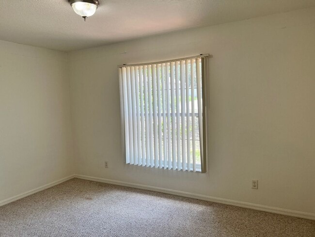 Building Photo - 3 Bedroom 2 Bath House in Clermont