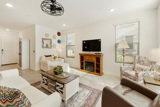 Building Photo - 5100 E Rancho Paloma Dr