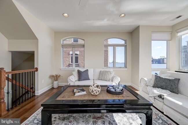 Building Photo - 621 Ponte Villas N