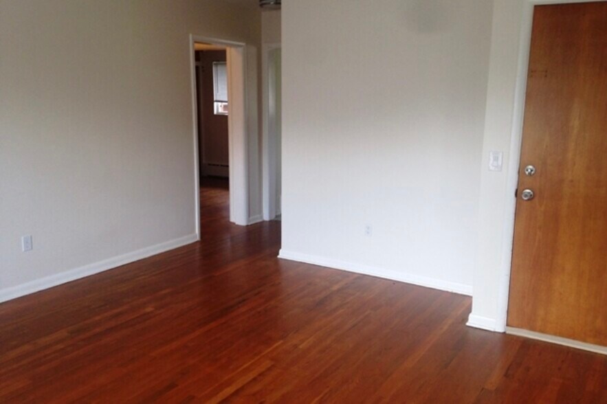 Building Photo - 973 W 300 N