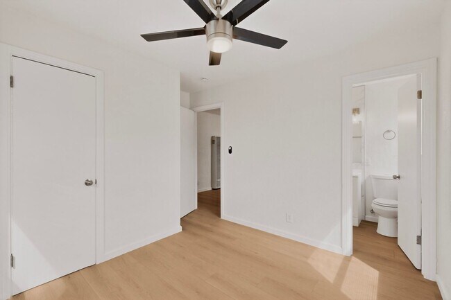 Building Photo - 714-714 Madison St NE