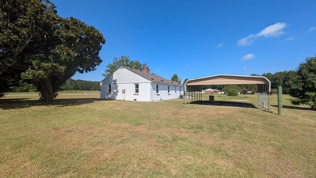 Building Photo - 2859 E River Rd