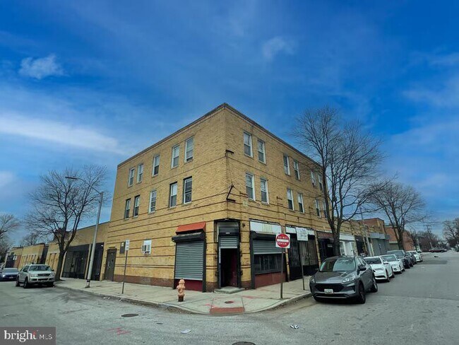 Building Photo - 3800 W Forest Park Ave