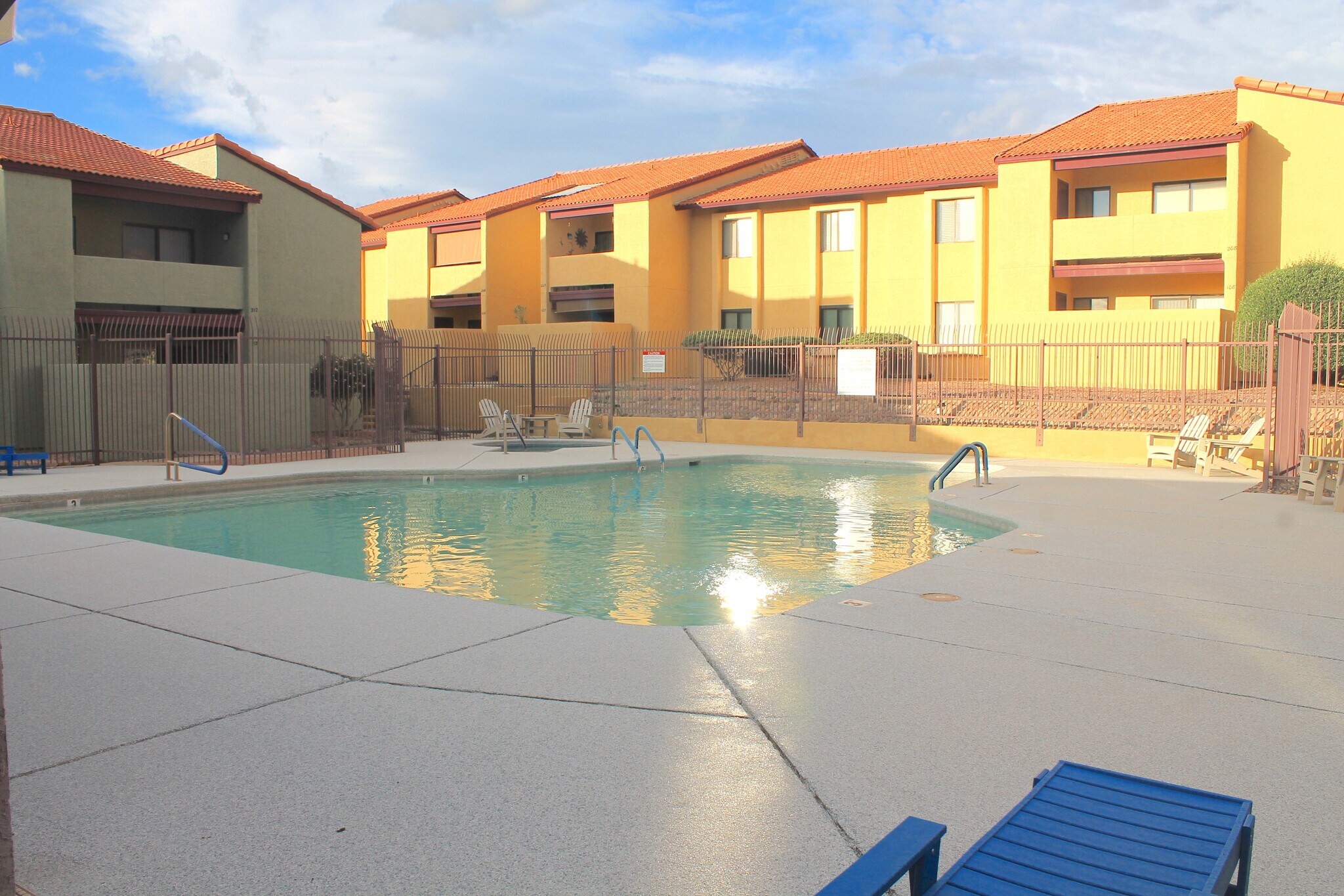 Community pool - 2188 N Pantano Rd
