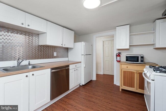 Building Photo - 124 Washington Rd