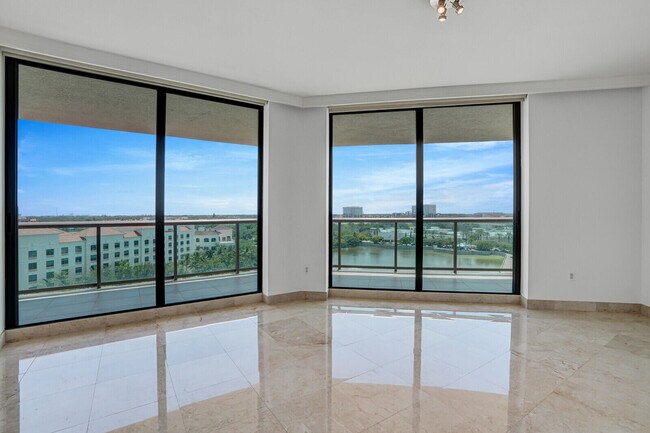 Building Photo - 3010 PGA Blvd