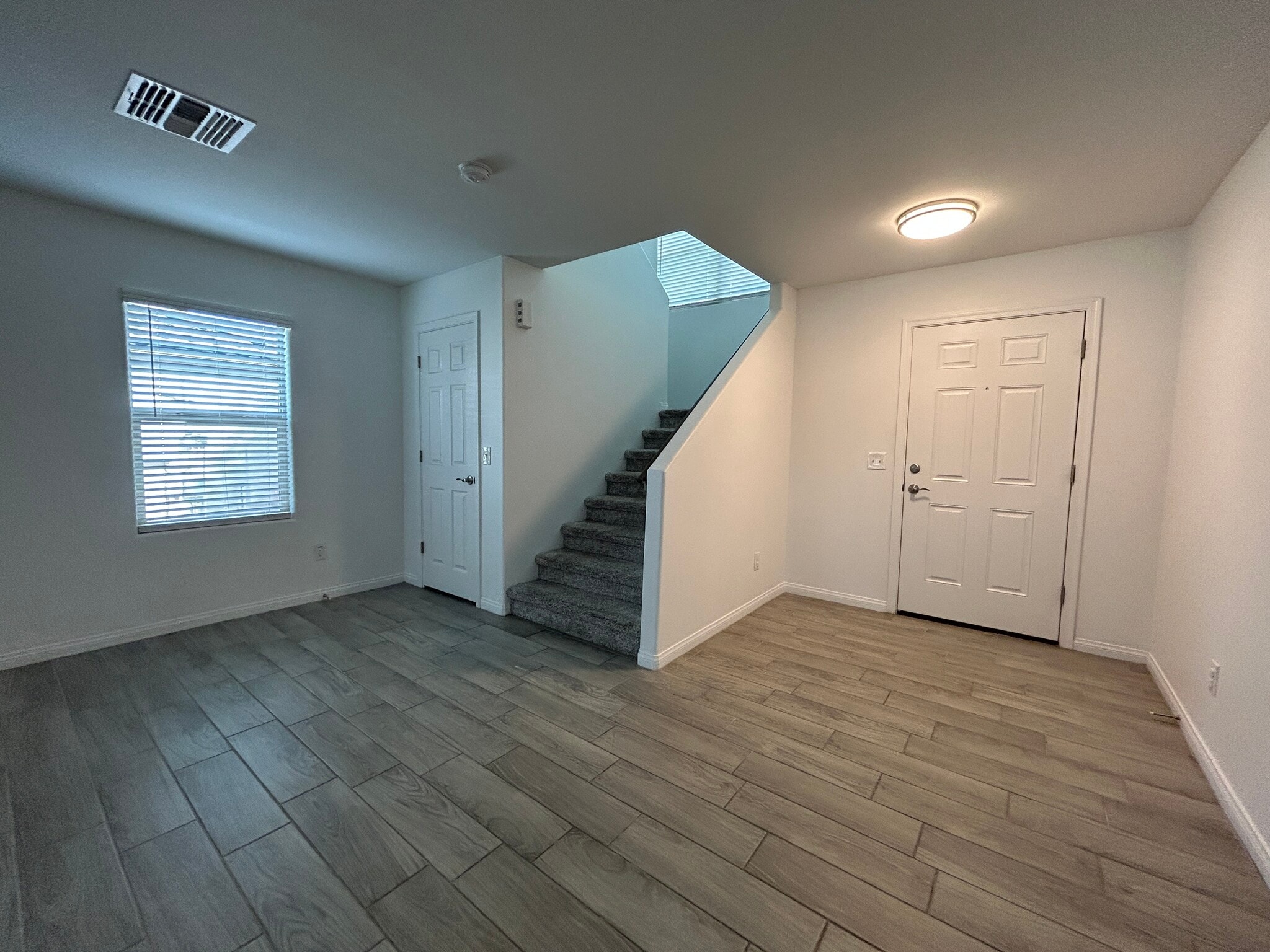 Building Photo - 9208 W Coolidge St