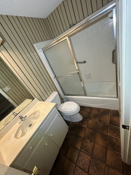 Building Photo - 114 Avant Garde Dr