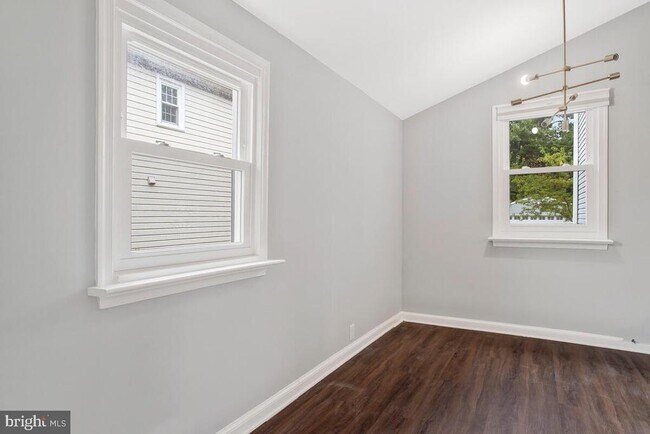 Building Photo - 509 Denham Rd