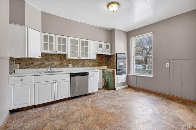 Building Photo - 2207 Angelica St