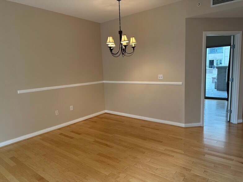 Dining area - 450 J St