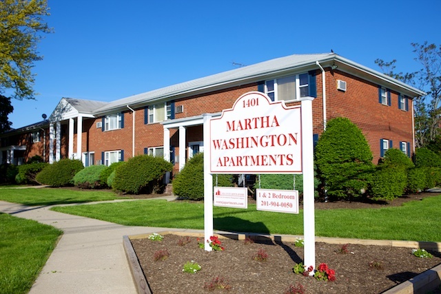 Primary Photo - Martha Washington Apartments