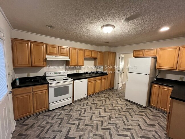 Building Photo - 4535 Dawnwood Dr