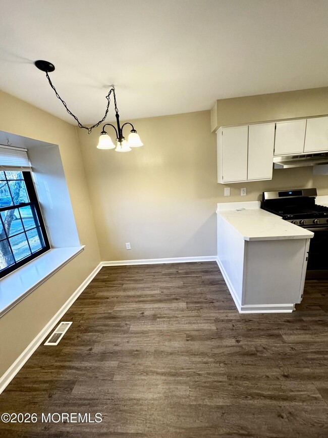 Building Photo - 905 Arlington Dr