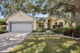 Building Photo - "Pool Home! Spacious 3-Bed, 2-Bath Gem on Shoreline Drive, Clearwater"