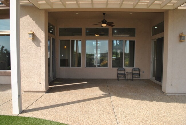 Building Photo - Gorgeous Upgraded Sun City Lincoln Hills Home