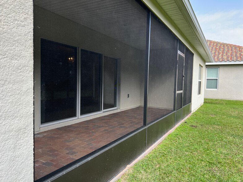 Building Photo - 3831 Carrick Bend Dr
