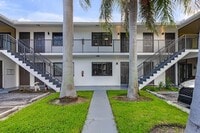 Building Photo - 520 NE 44th St