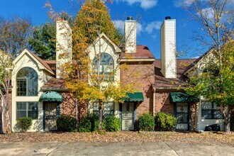 Building Photo - Chic & Spacious Townhome – 3 Beds, 3 Baths, and Modern Charm!