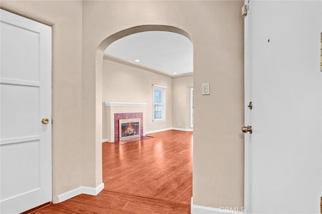 Building Photo - 9807 S Denker Ave