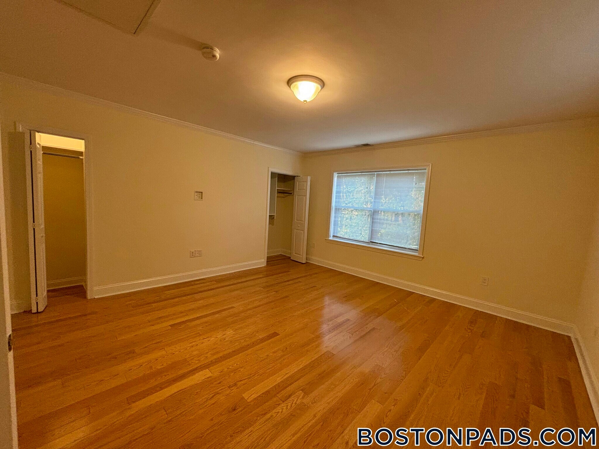 Building Photo - 182 Sherman Rd