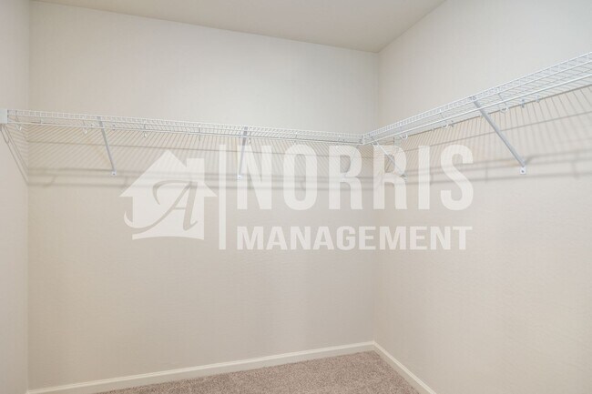 Building Photo - MOVE-IN SPECIAL: Large Home in Coolidge