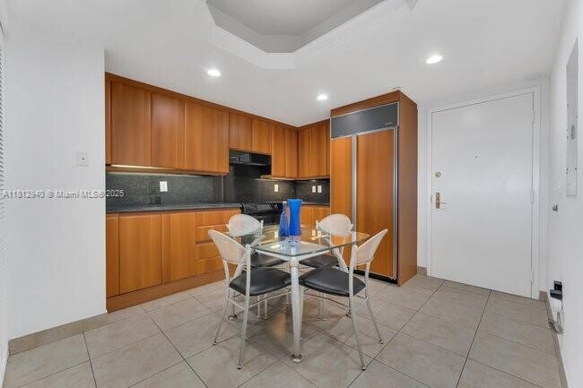 Building Photo - 9595 Collins Ave
