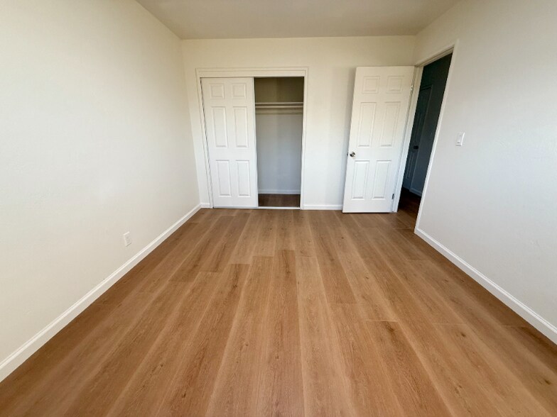 Building Photo - 2322 Mammoth Dr