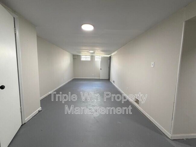 Building Photo - 2257 Luxmore Dr