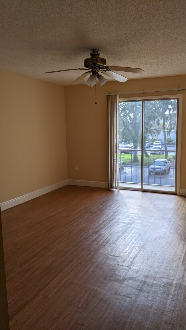 Master Bedroom - 538 Orange Dr