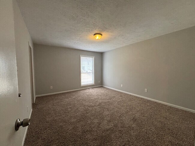 Building Photo - 5713 Aftonshire Dr