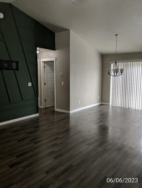 Building Photo - 817 Craven Ave