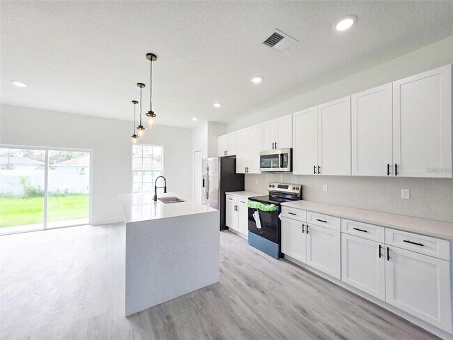 Building Photo - 2454 SW 167th Loop