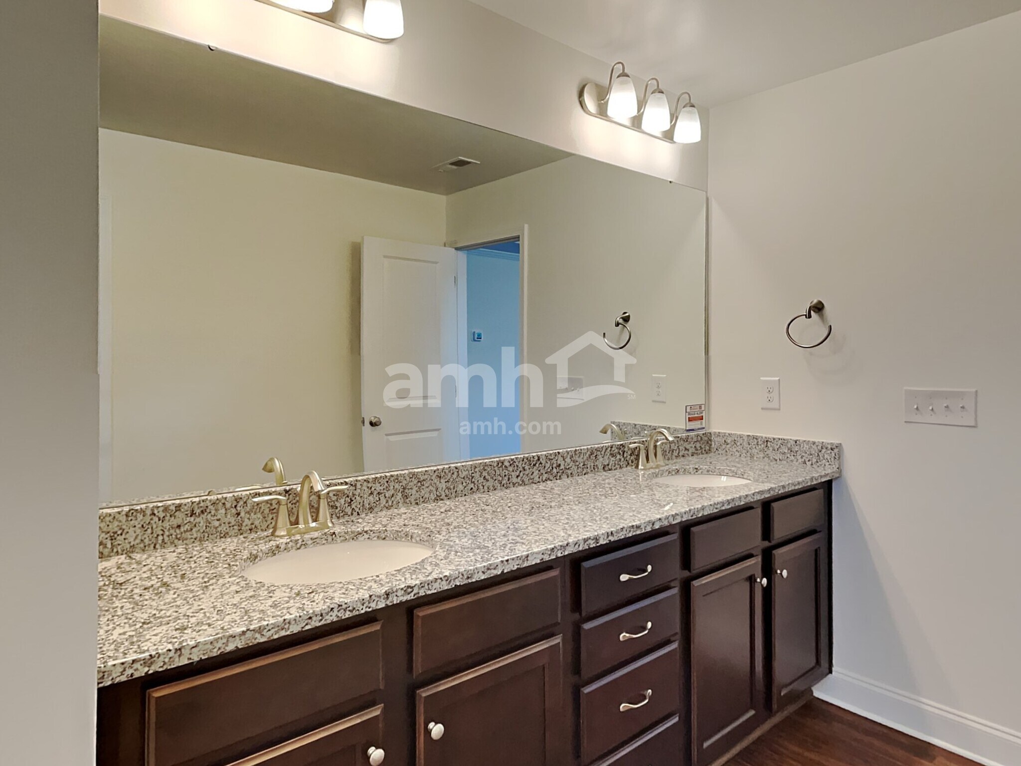 Building Photo - 109 Twin River Dr