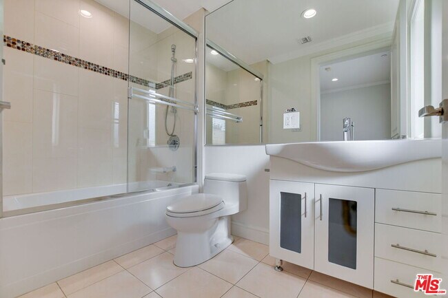 Building Photo - 918 S Wooster St