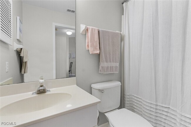 Building Photo - 12131 Summergate Cir